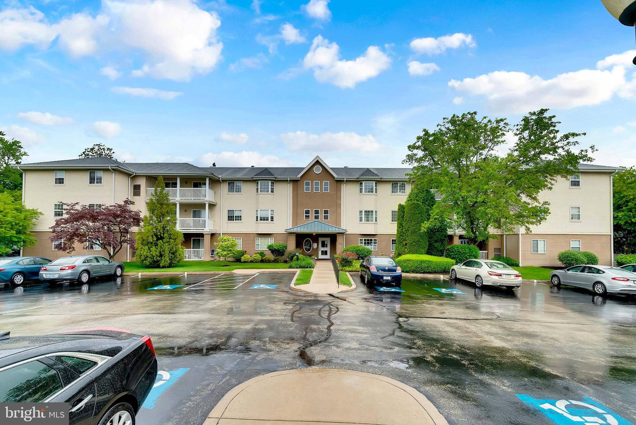 Paoli, PA 19301,521 PAOLI POINTE DR #521-U