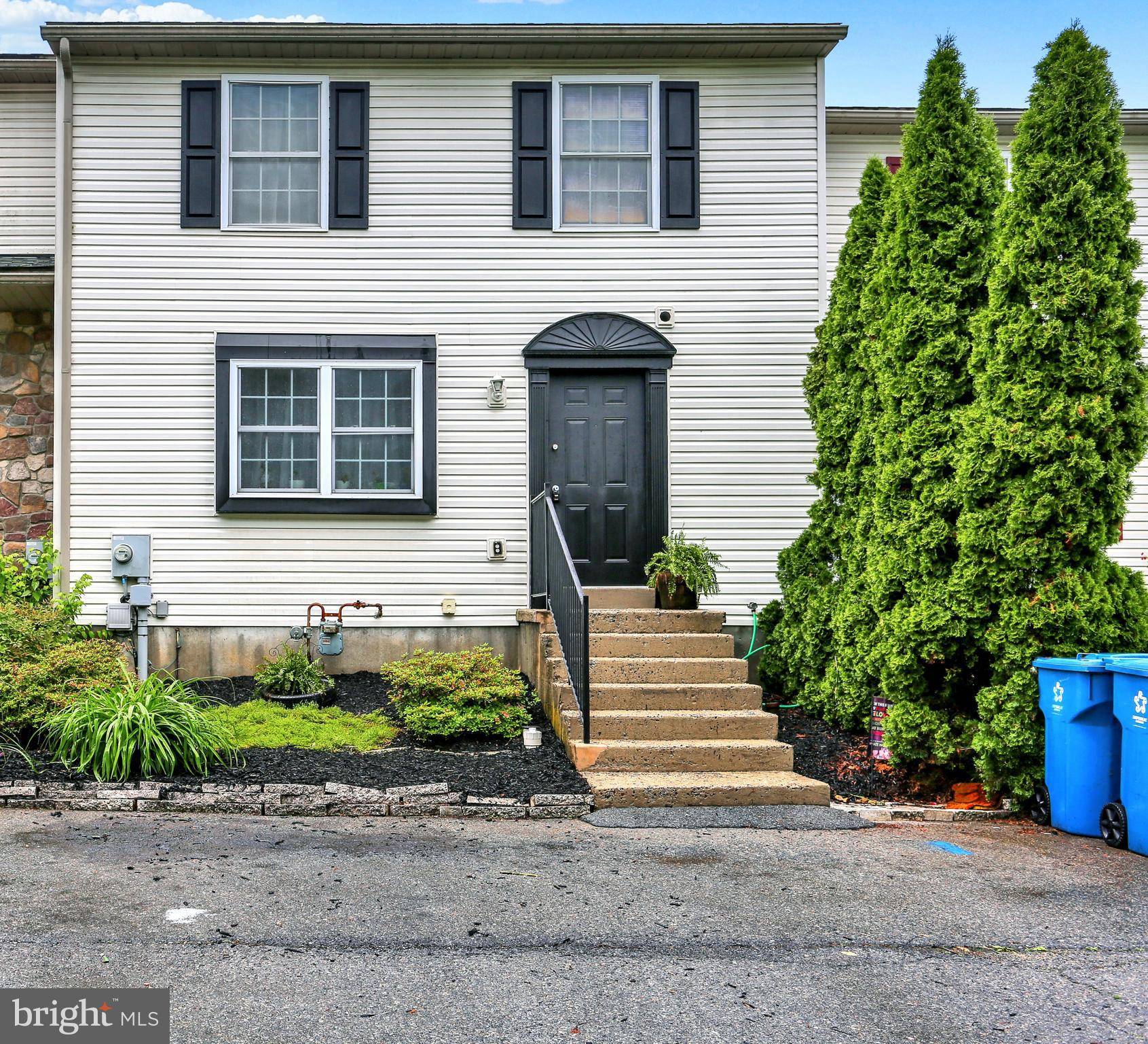 Blandon, PA 19510,305 WHITE BIRCH LN