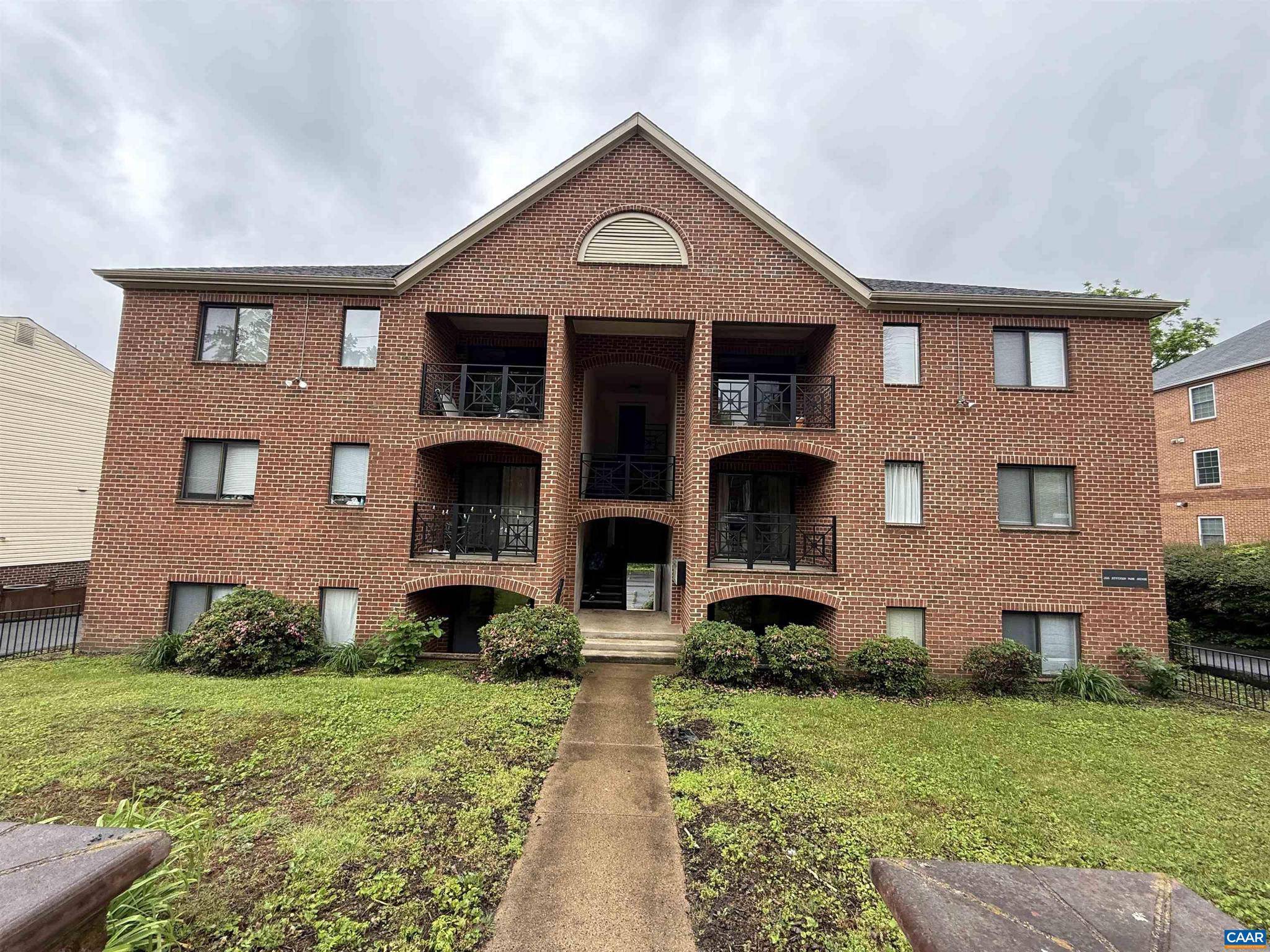 Charlottesville, VA 22903,2108 JEFFERSON PARK AVE