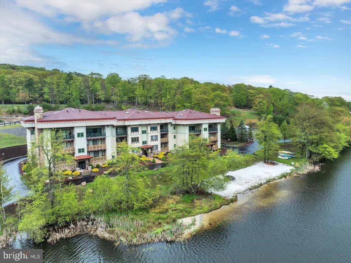 Lake Harmony, PA 18624,320 HUMMINGBIRD WAY #302