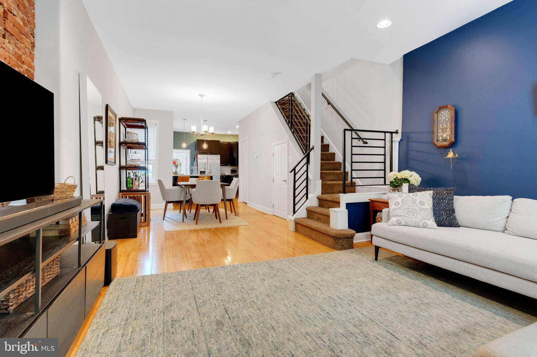 Philadelphia, PA 19128,219 SHURS LN