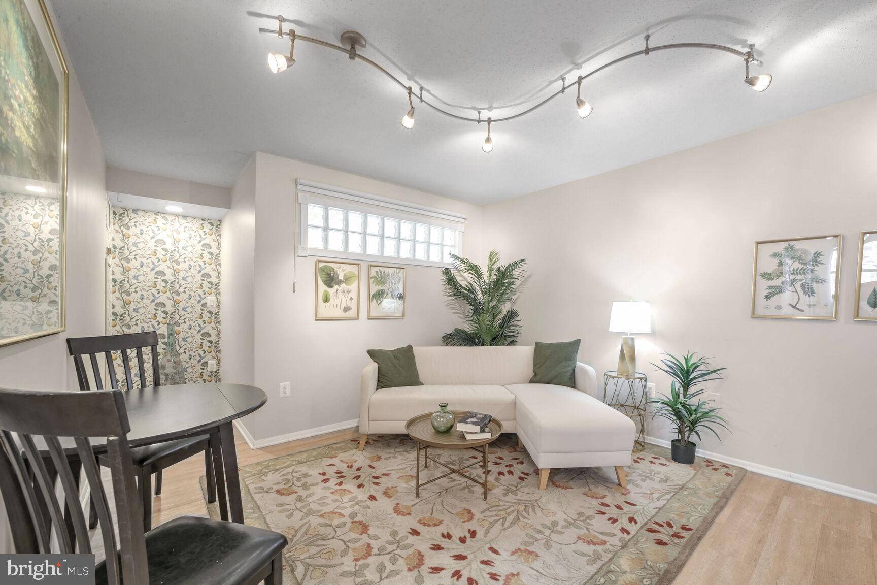 Arlington, VA 22203,900 N TAYLOR ST #1124
