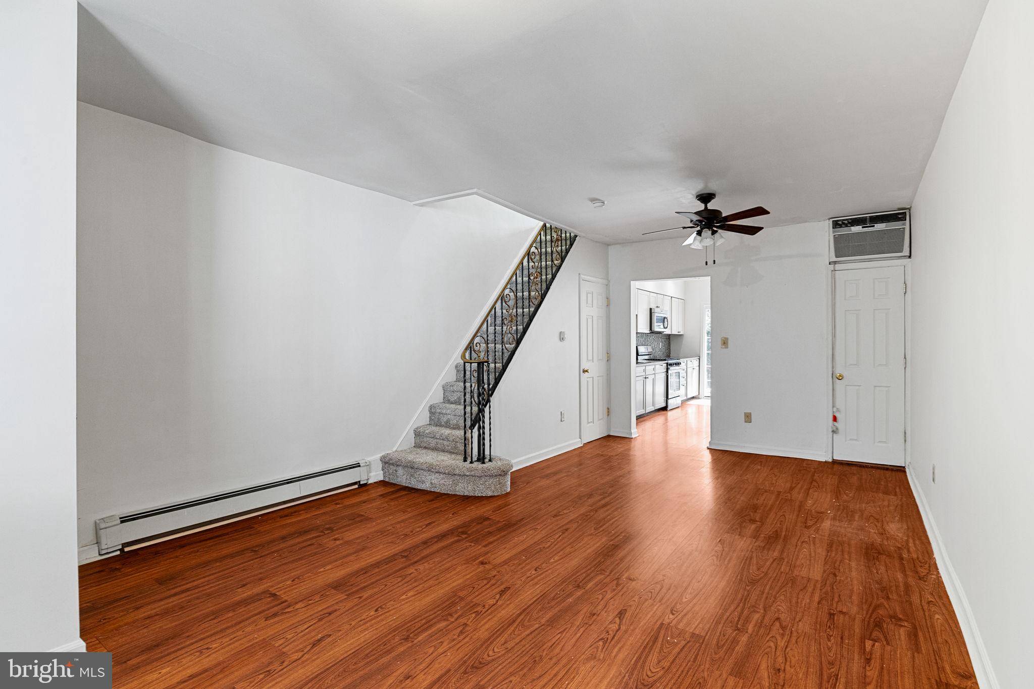 Philadelphia, PA 19148,2419 S WARNOCK ST