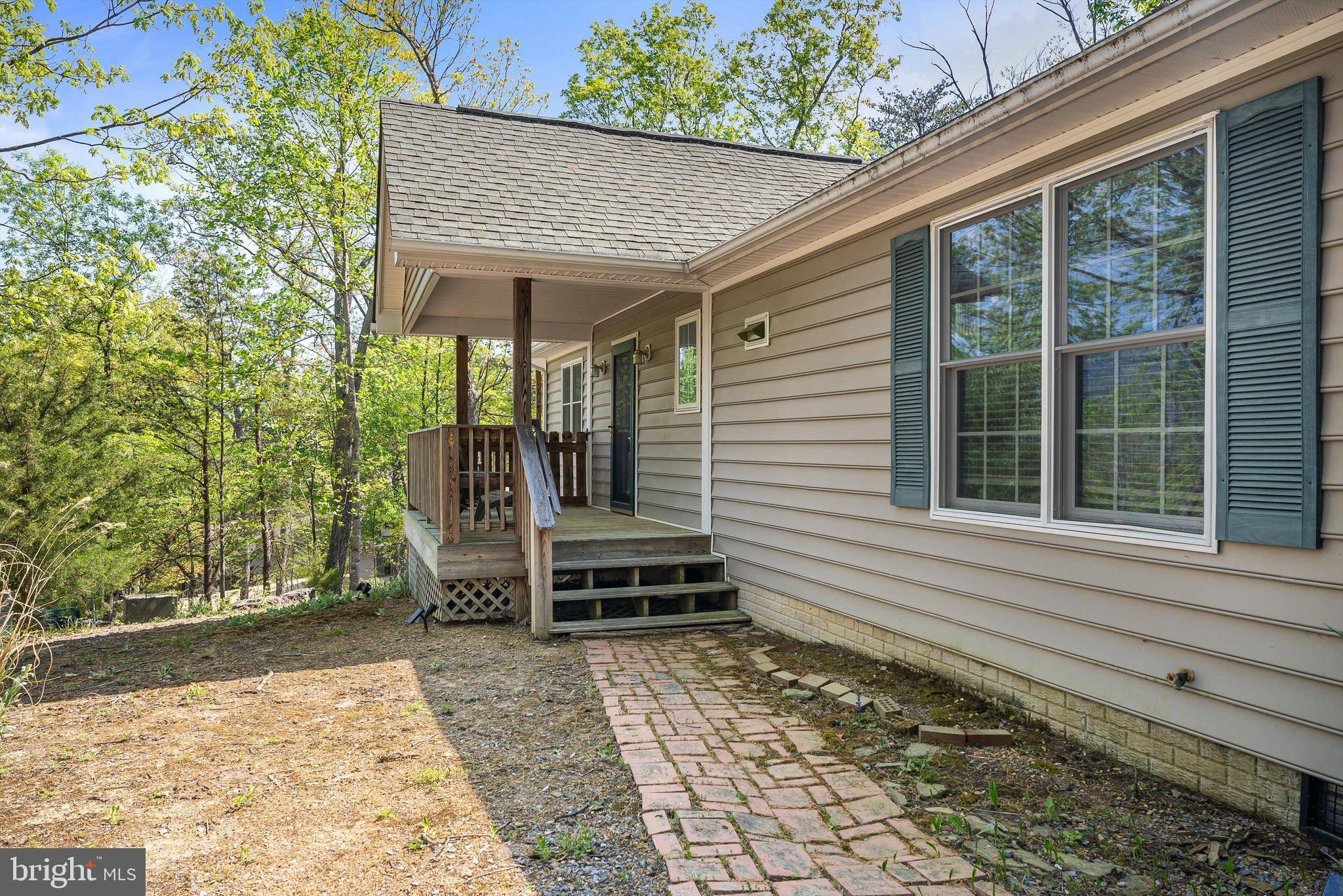 Mc Gaheysville, VA 22840,392 PASSAGE LN
