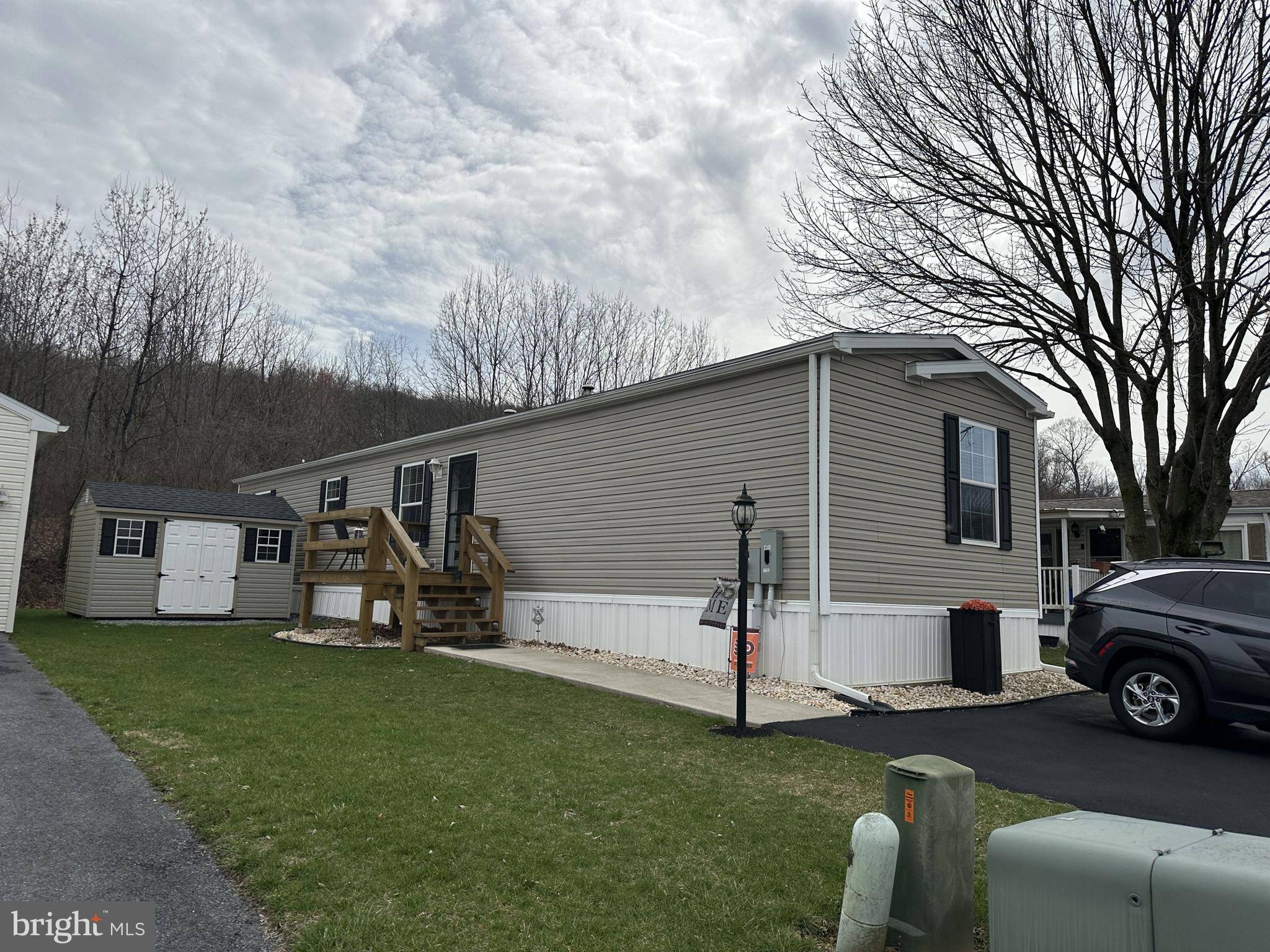 Blandon, PA 19510,21 MOUNTAIN VIEW LN
