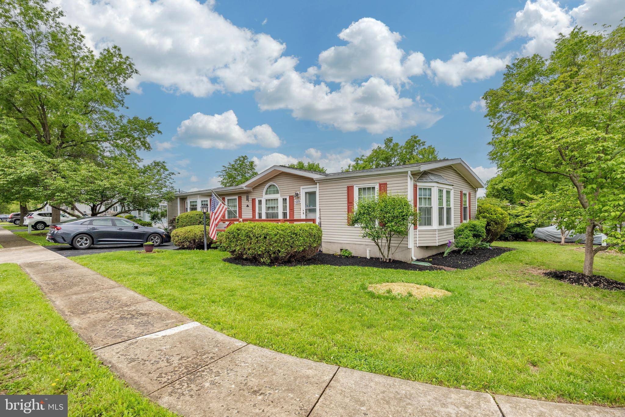 Red Hill, PA 18076,689 MIMOSA CT