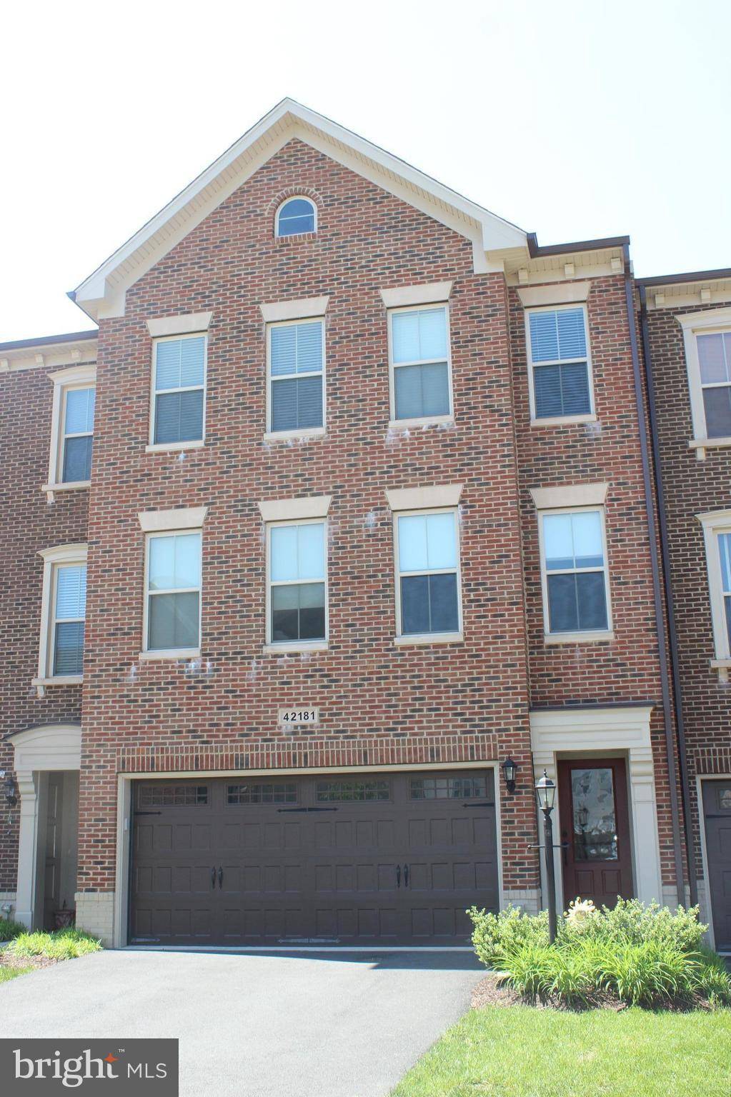 Ashburn, VA 20148,42181 CASTLE RIDGE SQ