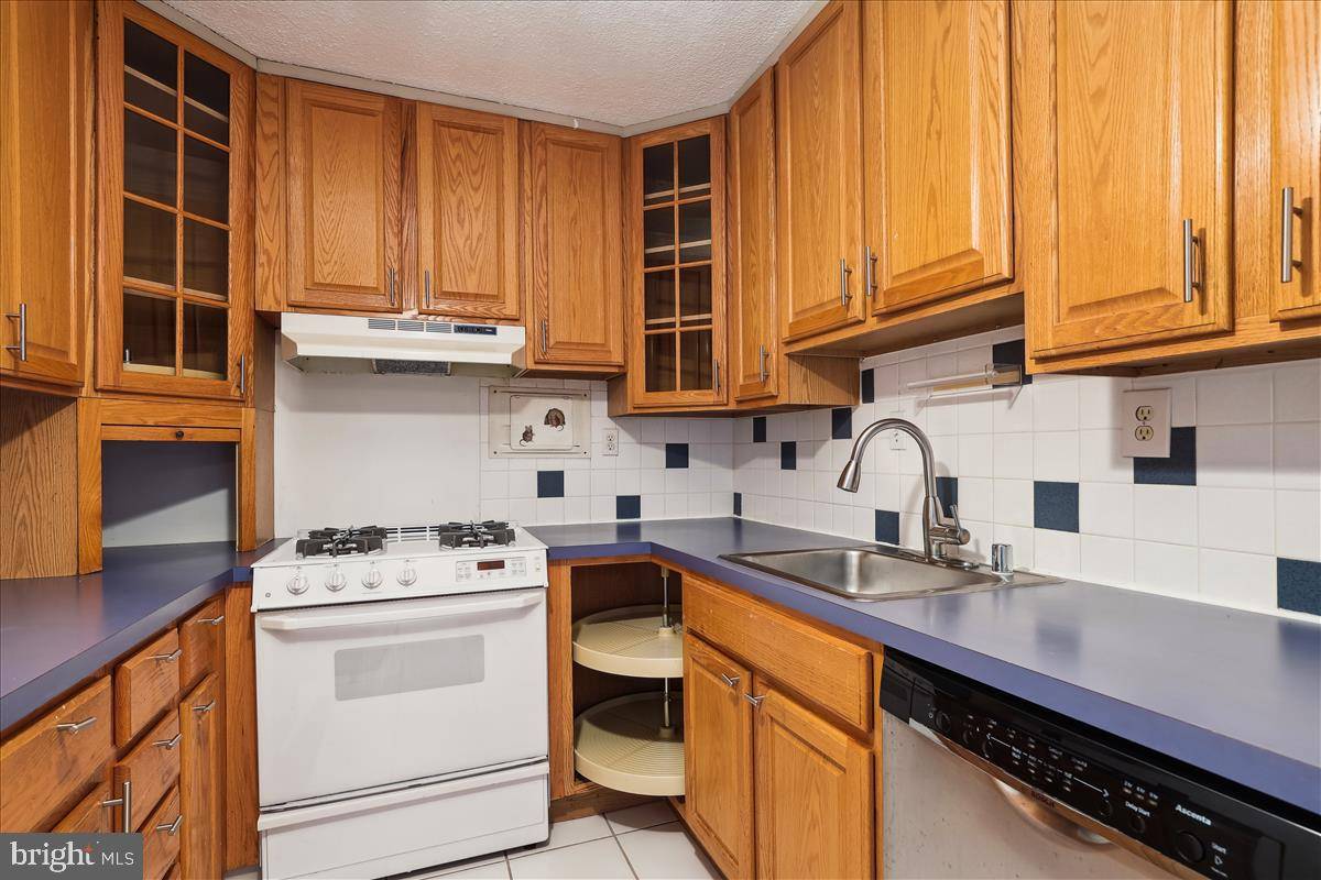 Arlington, VA 22204,4600 S FOUR MILE RUN DR #1206