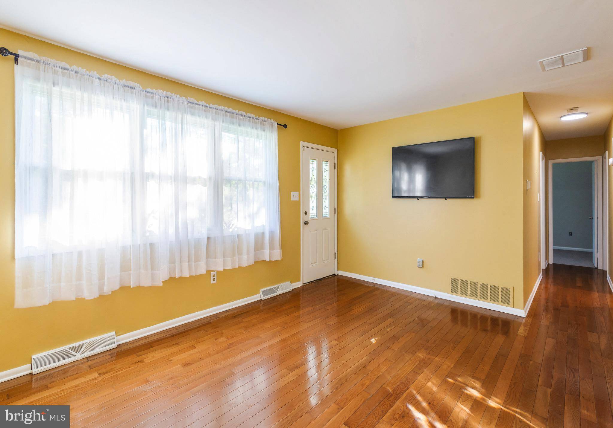 Somerdale, NJ 08083,23 ELM AVE