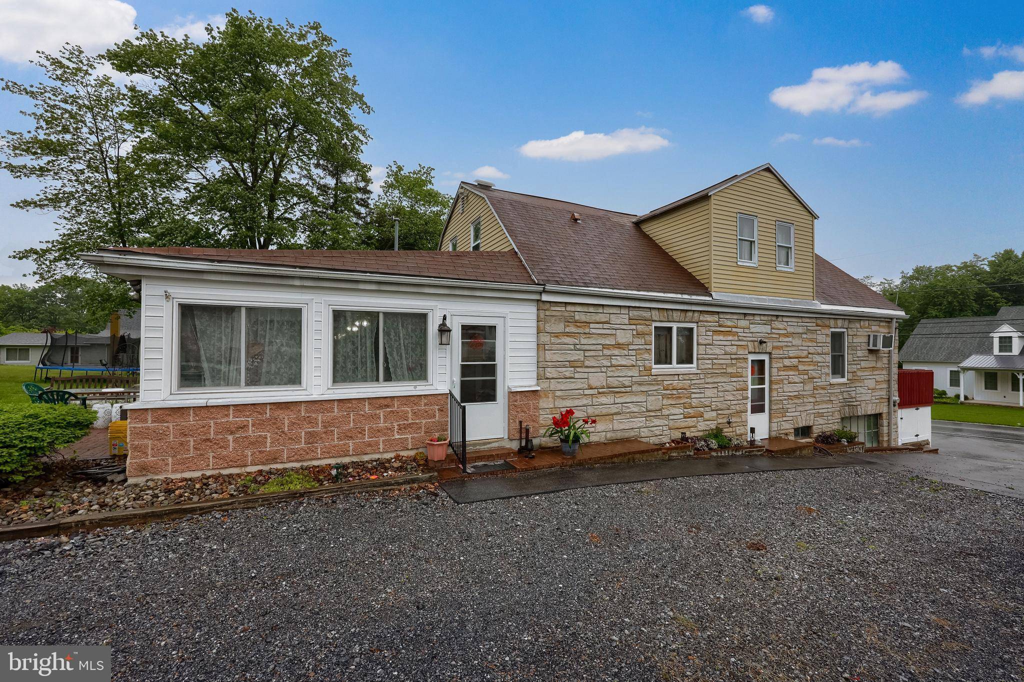 Hershey, PA 17033,208 CLARK RD