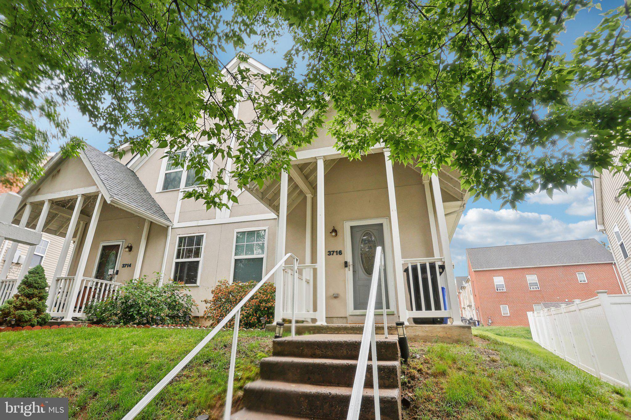 Philadelphia, PA 19129,3716 MERRICK RD