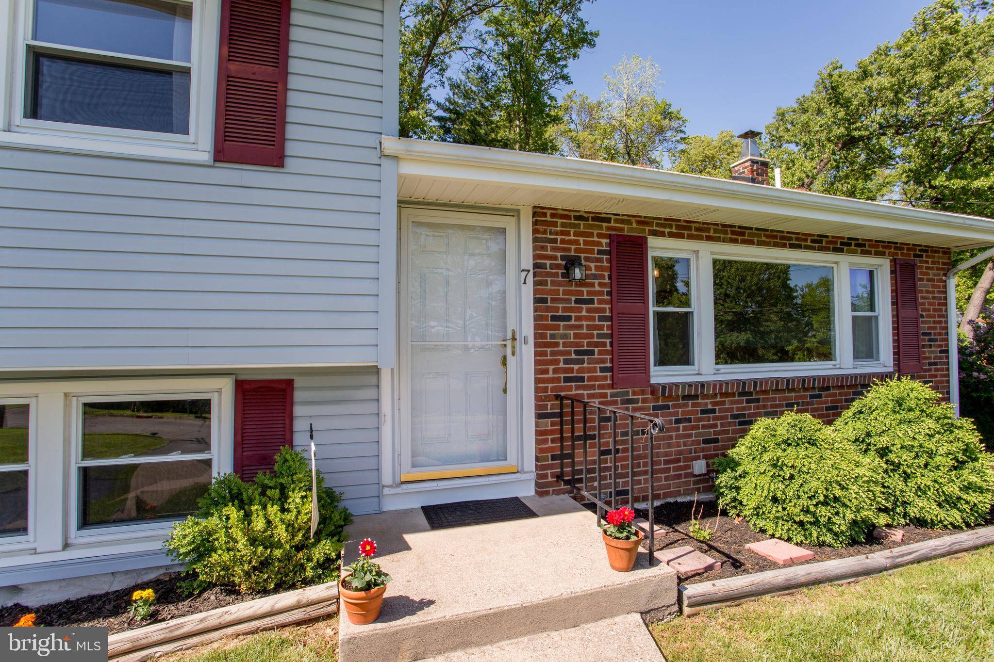 Milford, NJ 08848,7 MAPLEWOOD RD