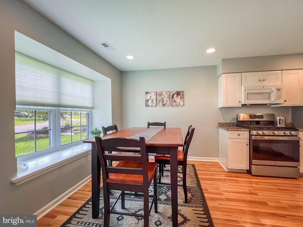 Newtown, PA 18940,33 LAUREL CIR