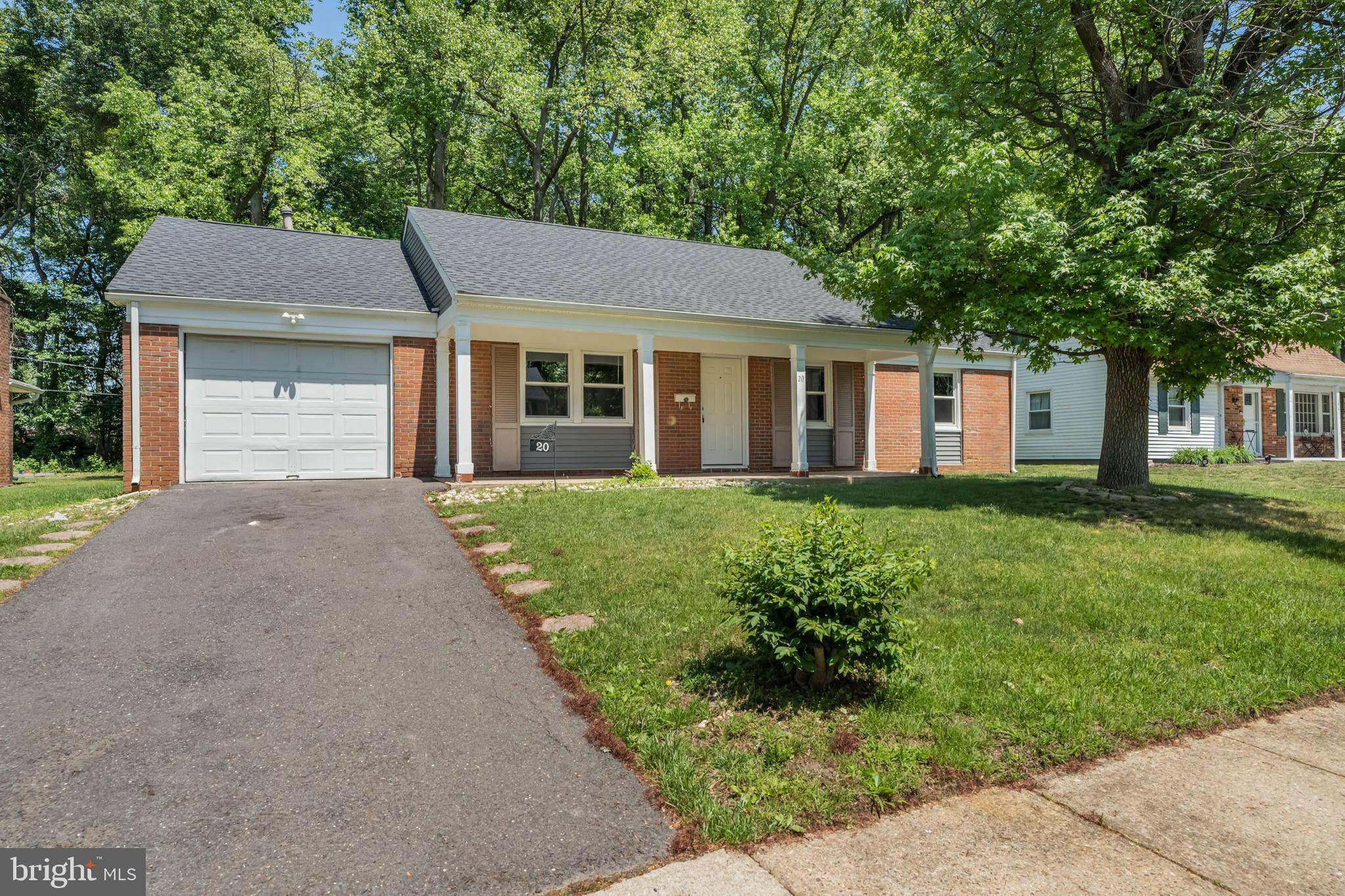 Willingboro, NJ 08046,20 EXECUTIVE LN