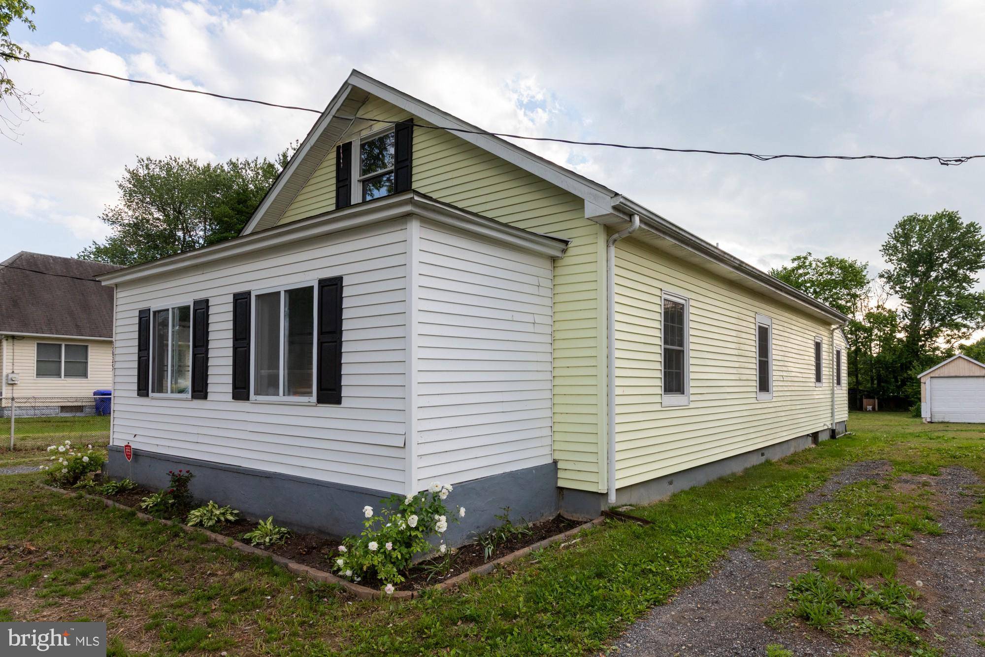 Camden Wyoming, DE 19934,3625 WALNUT SHADE