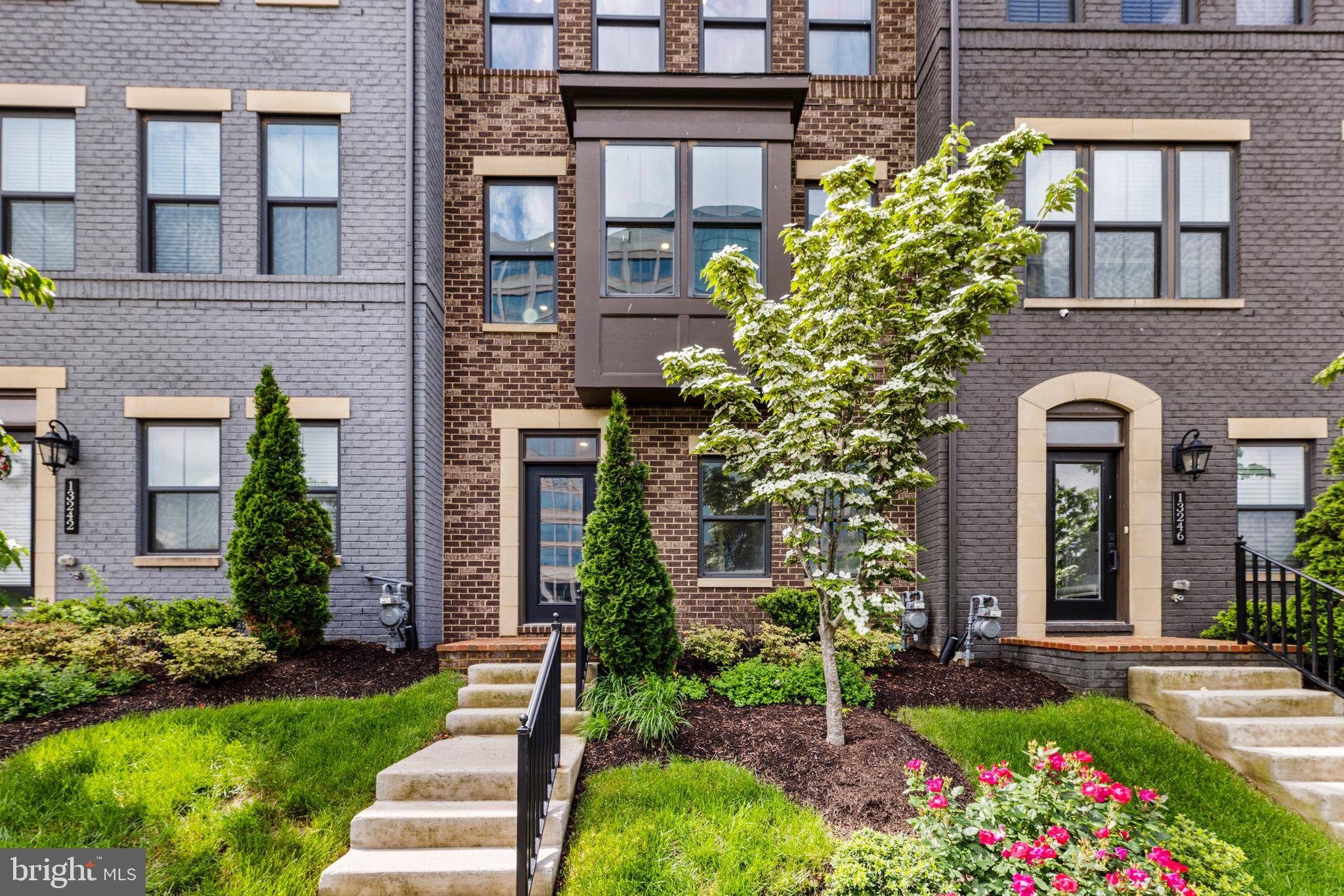 Herndon, VA 20171,13244 WOODLAND POND PL