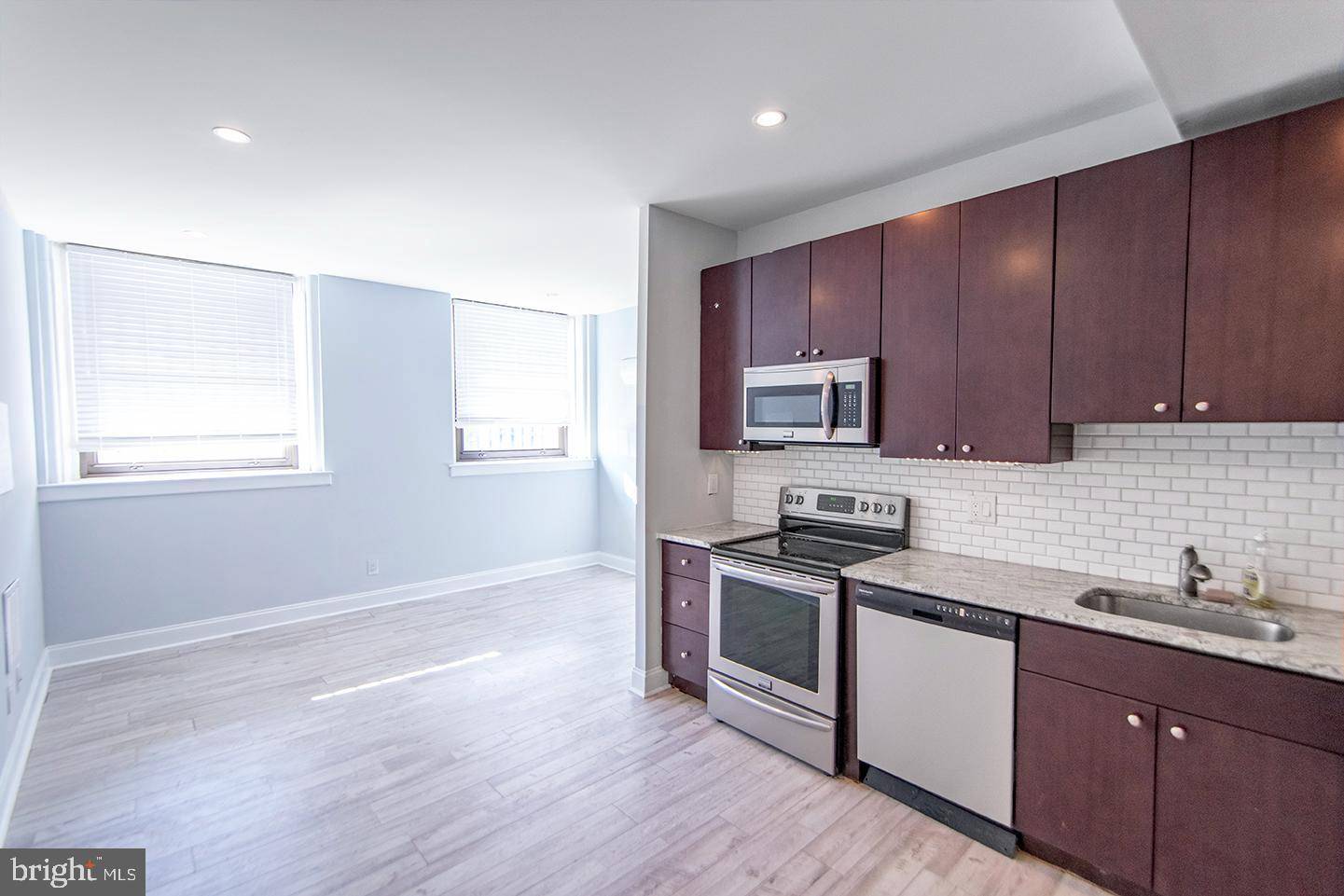 Philadelphia, PA 19146,427-33 MONROE ST #103