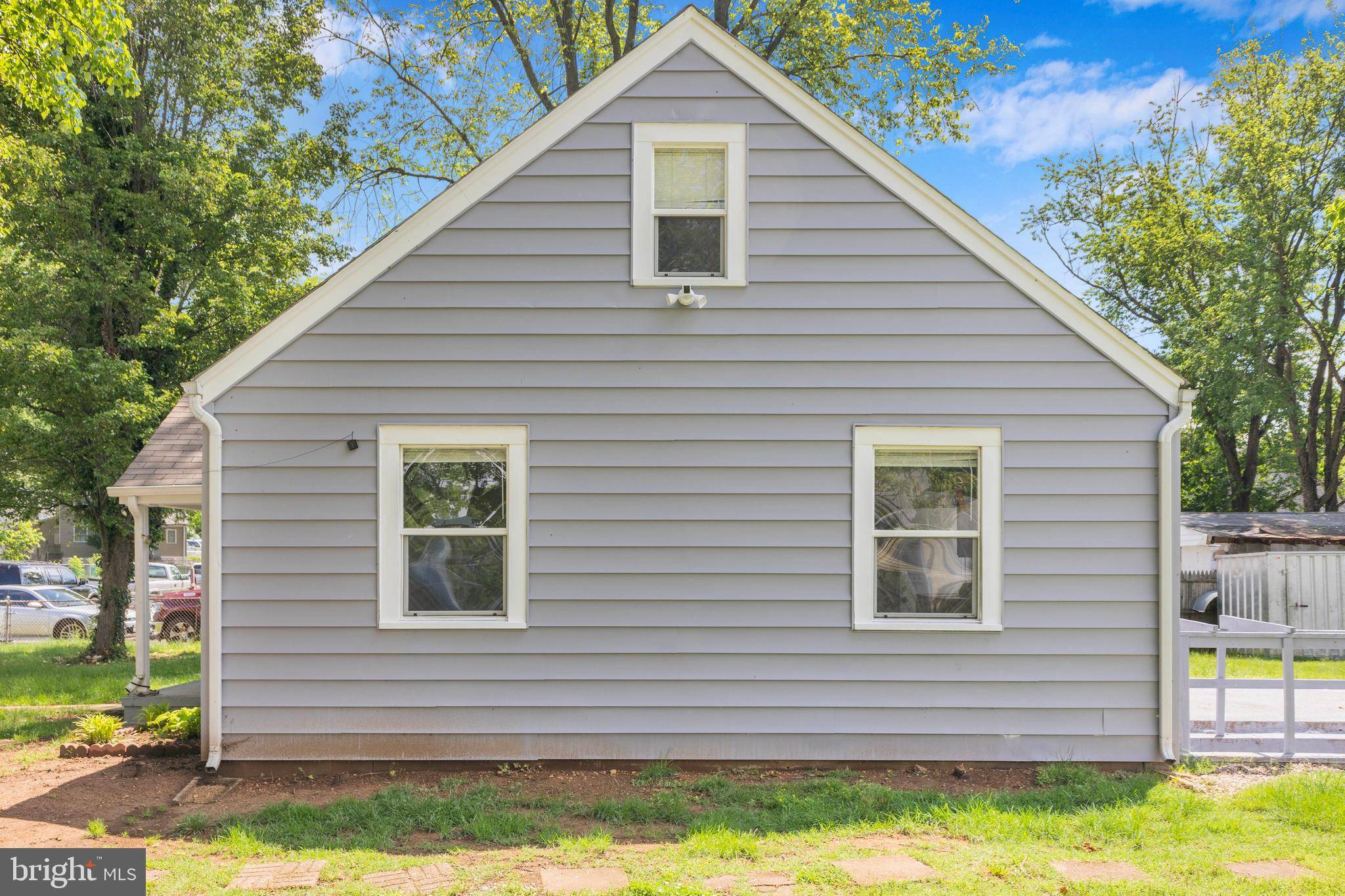 Oxon Hill, MD 20745,204 MOHICAN DR