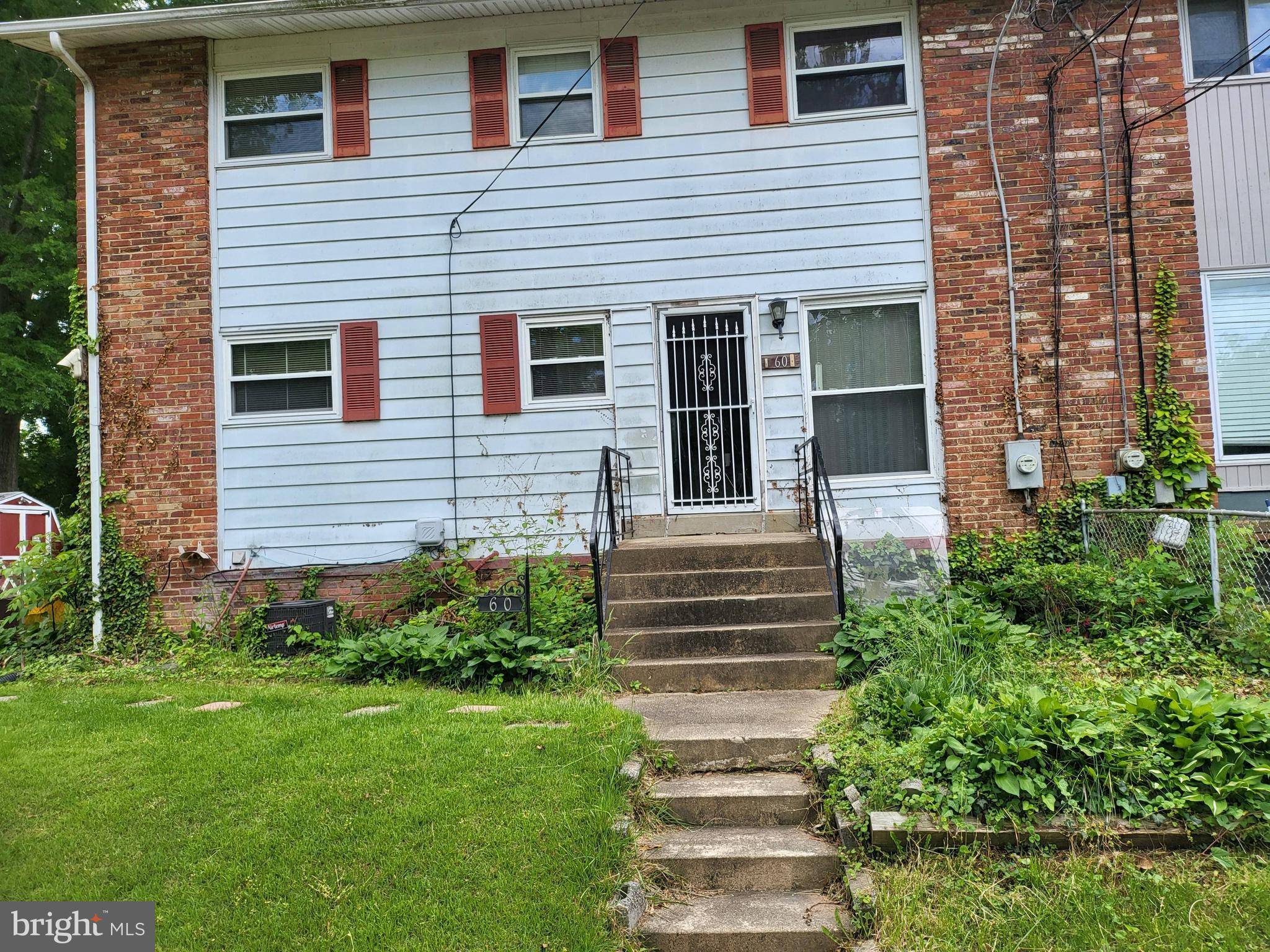 Oxon Hill, MD 20745,60 TALBERT DR
