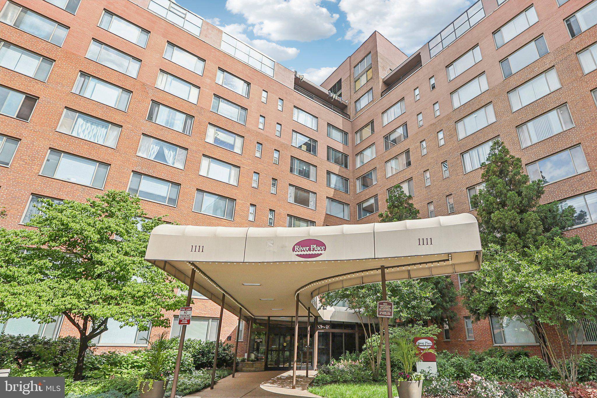 Arlington, VA 22209,1111 ARLINGTON BLVD #810