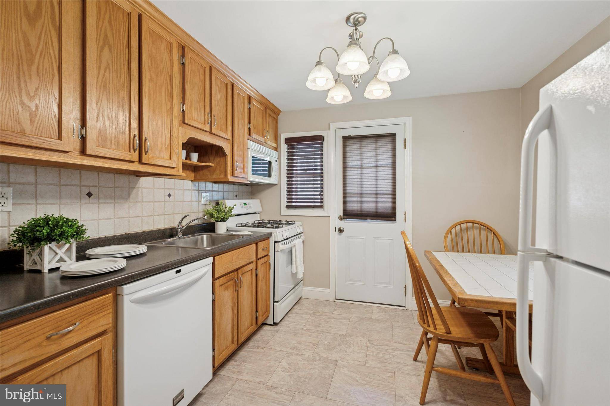 Havertown, PA 19083,1328 WARREN AVE
