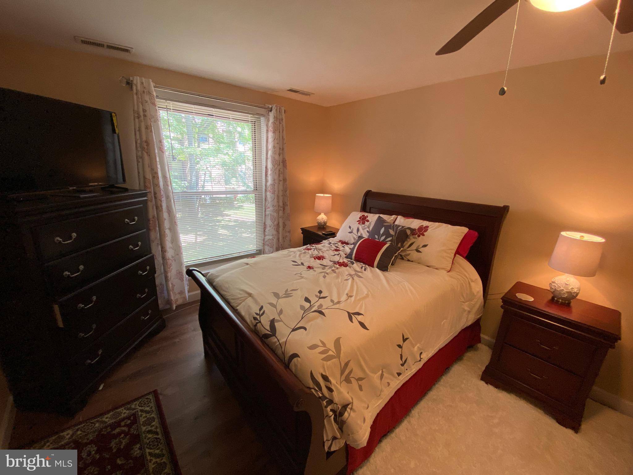 Annandale, VA 22003,3352 WOODBURN RD #21