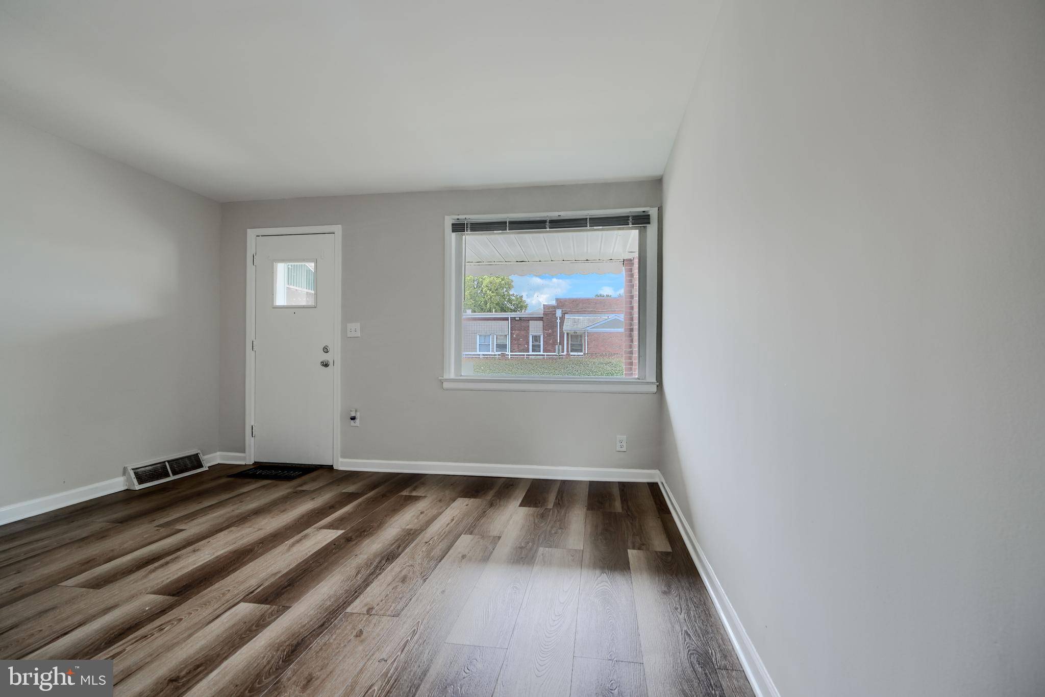Dundalk, MD 21222,323 PINE ST