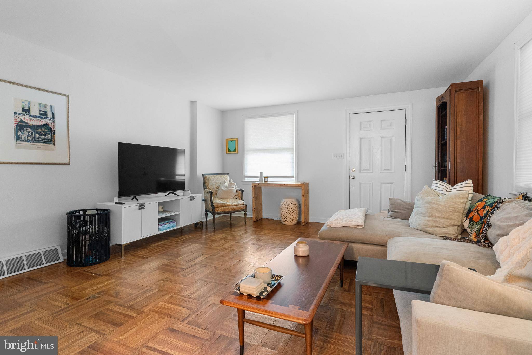 Philadelphia, PA 19128,553 FAIRWAY TER