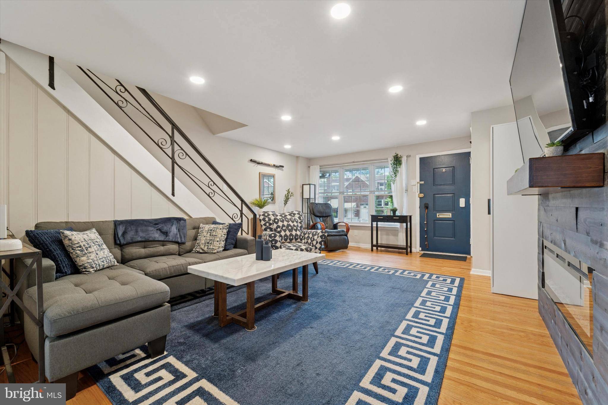 Philadelphia, PA 19128,5471 VICARIS ST