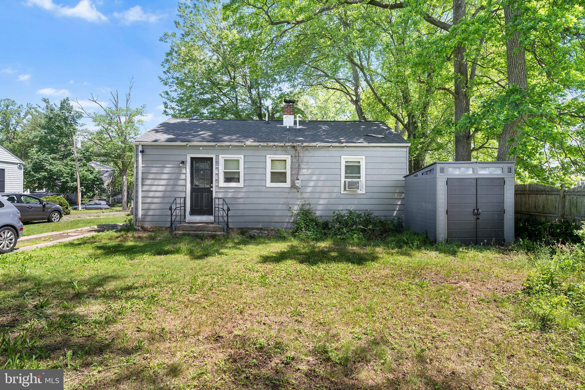 West Deptford, NJ 08096,221 WALNUT ST