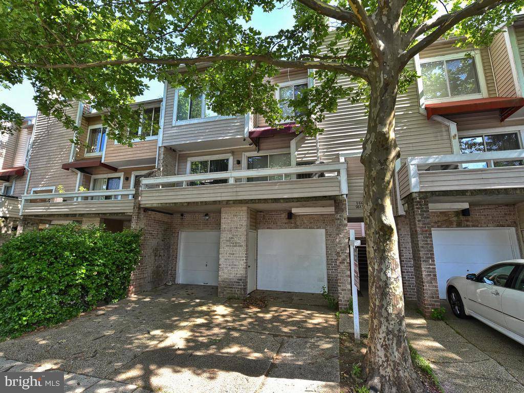 Montgomery Village, MD 20886,9847 LAKE SHORE