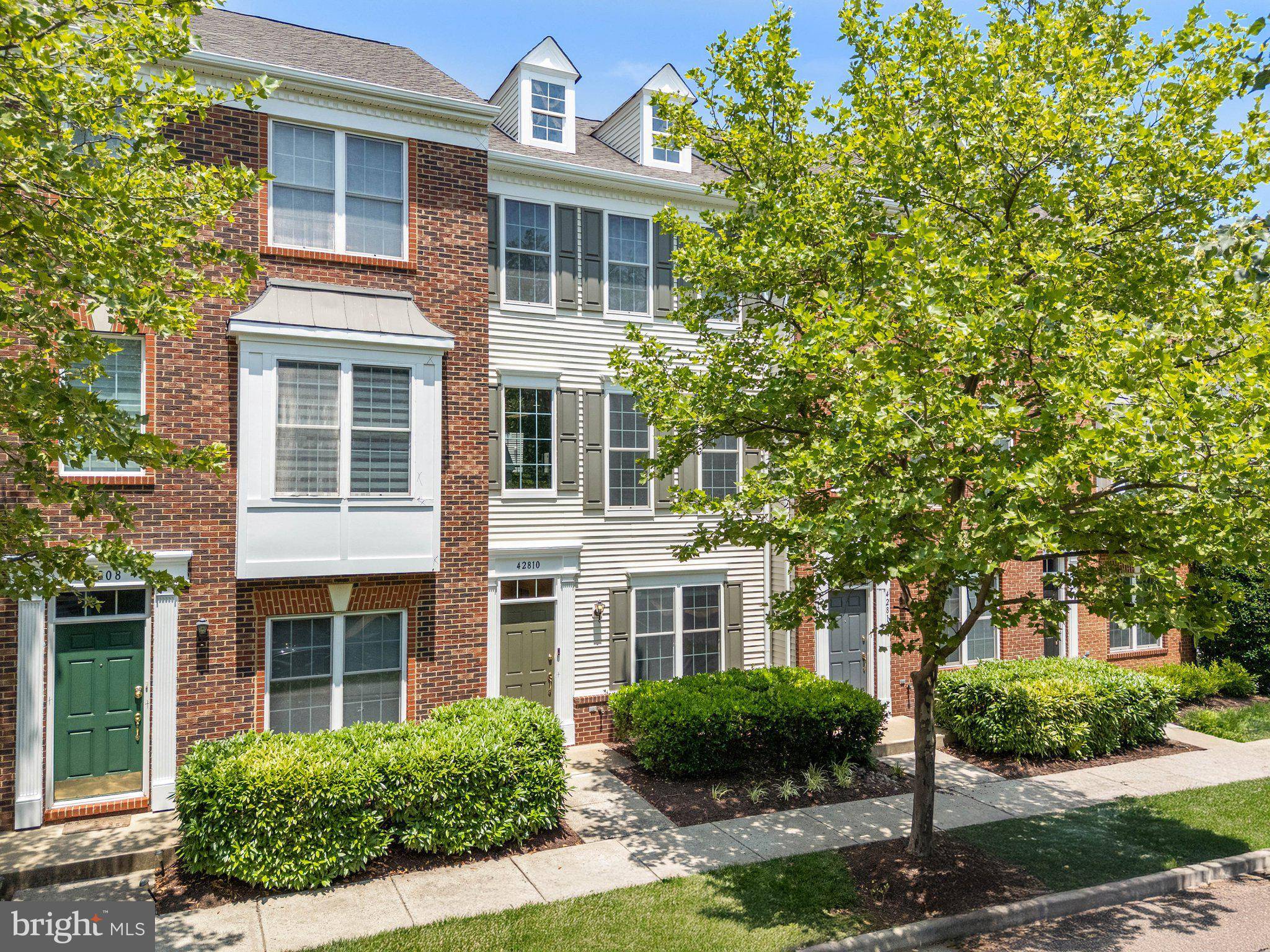 Chantilly, VA 20152,42810 FLANNIGAN TER