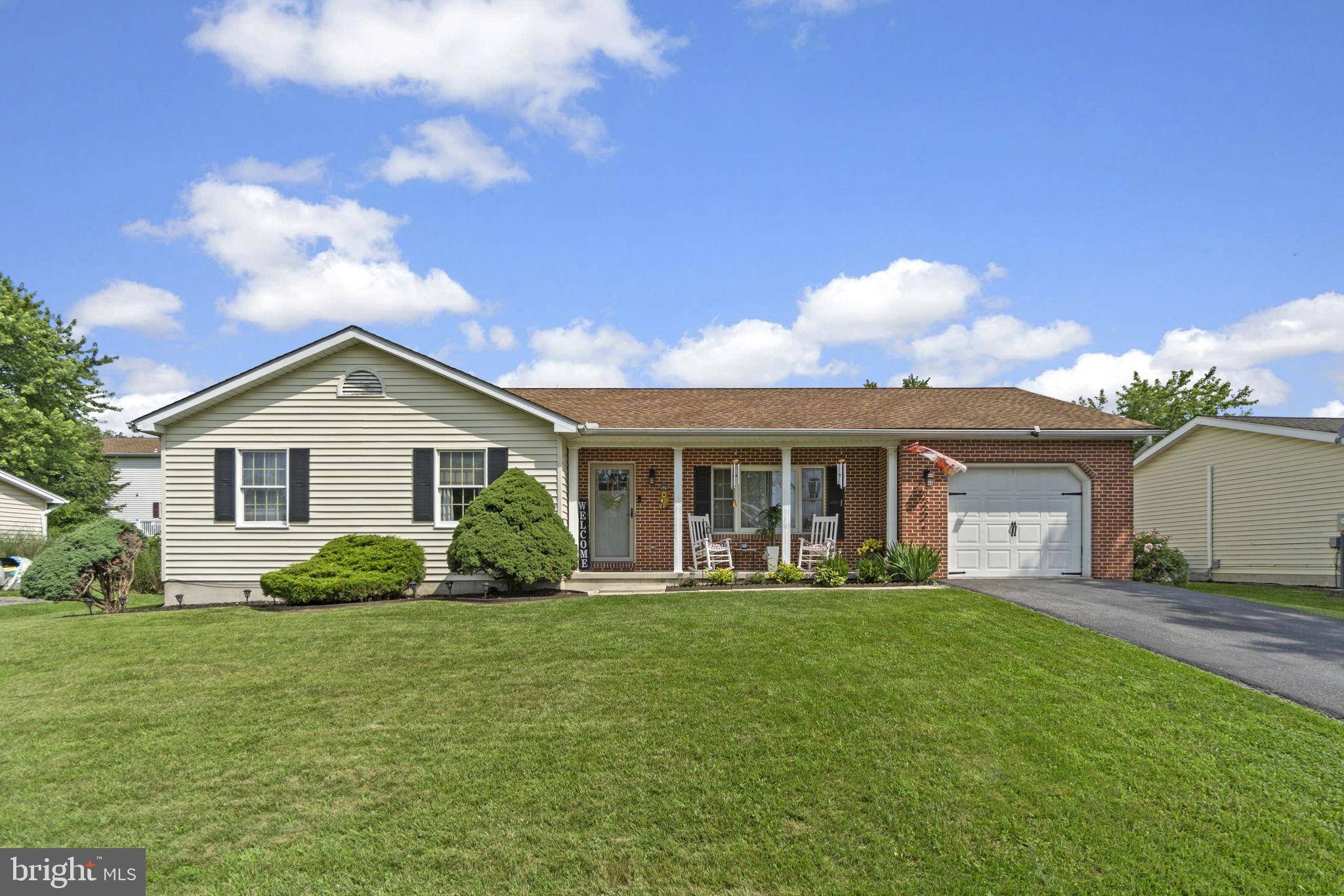 Hanover, PA 17331,12 GARDEN LN