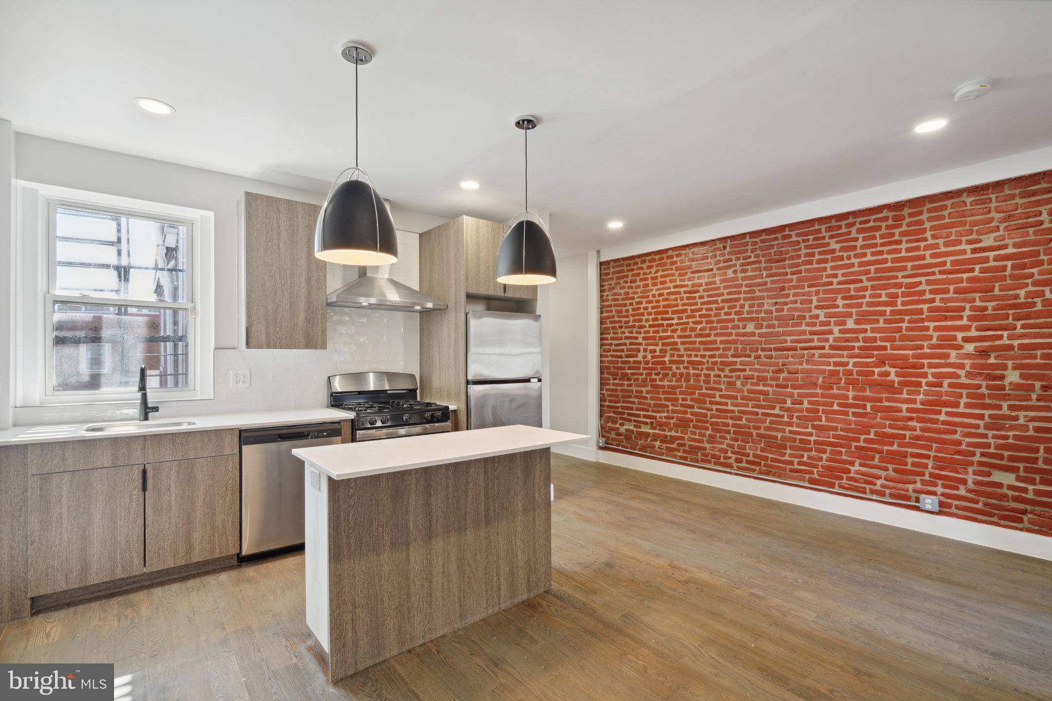 Philadelphia, PA 19103,1908 PINE ST #4
