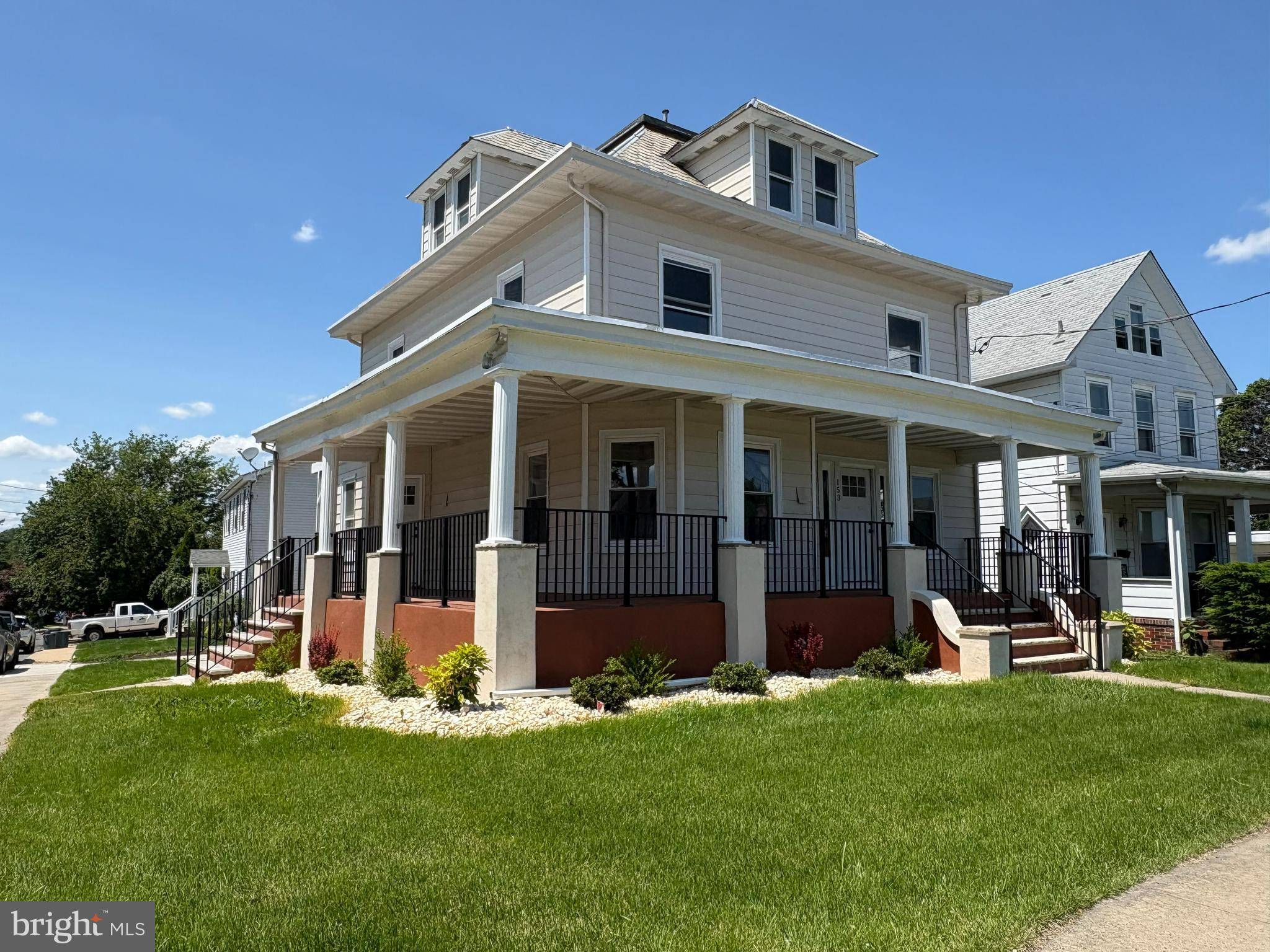 South River, NJ 08882,153 MAIN ST