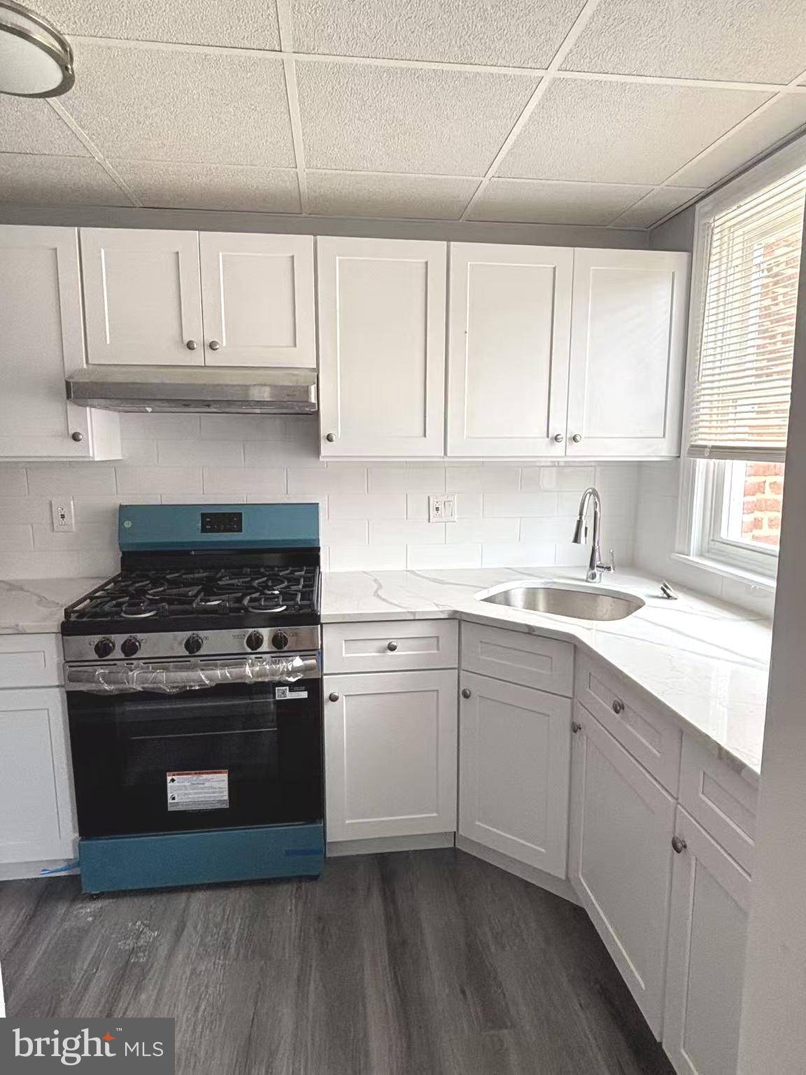 Philadelphia, PA 19149,5835 AKRON ST