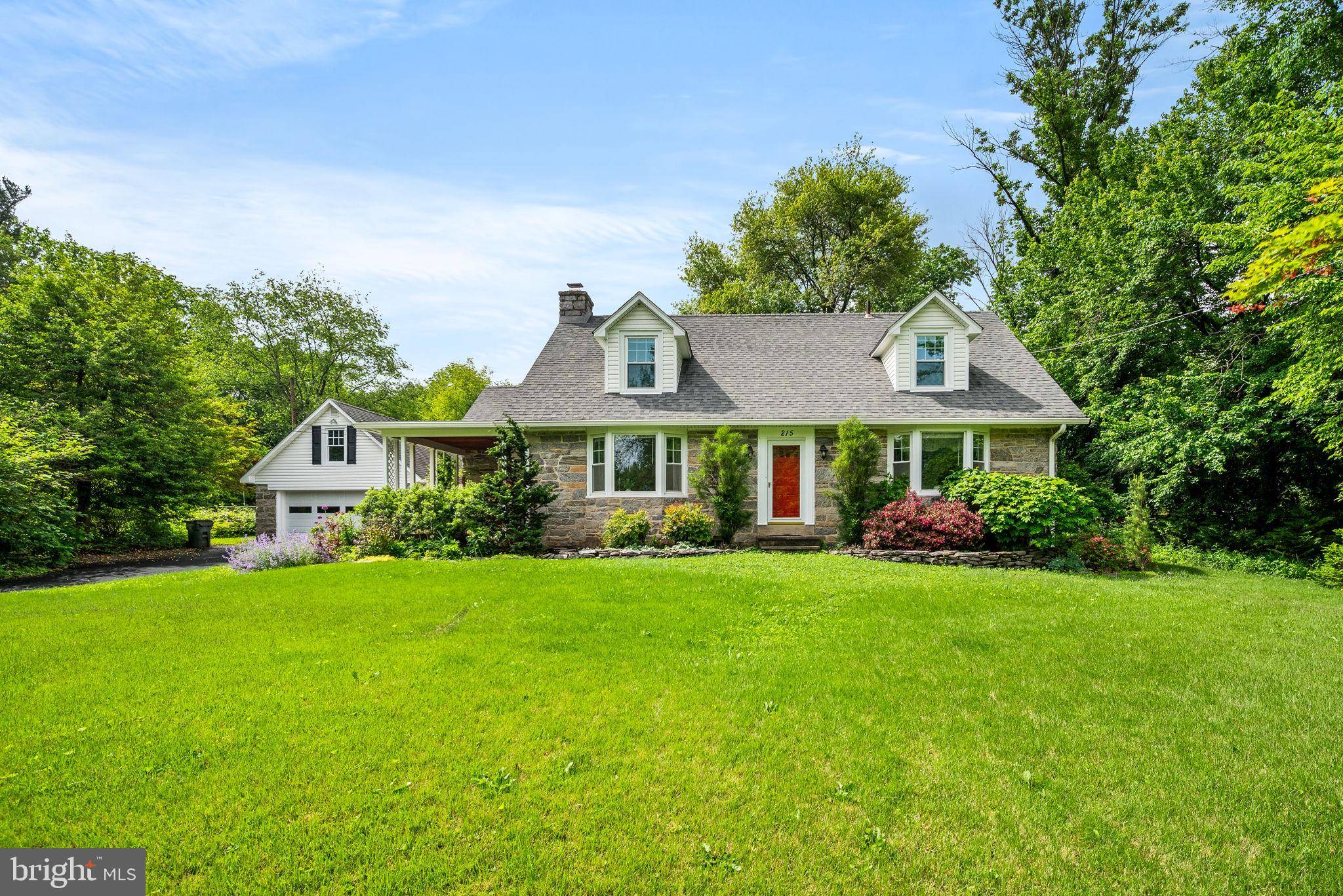 Wallingford, PA 19086,215 COPPLES LN