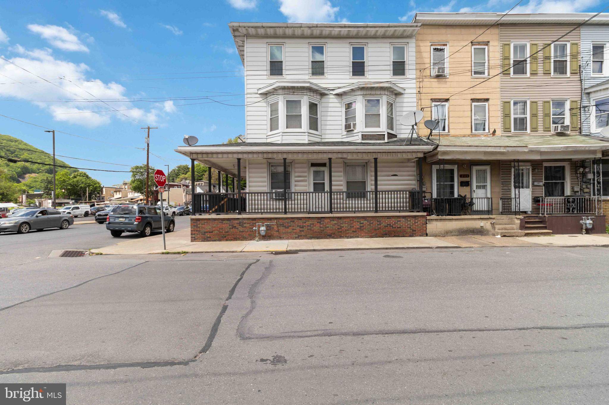 Shamokin, PA 17872,247 W WALNUT ST