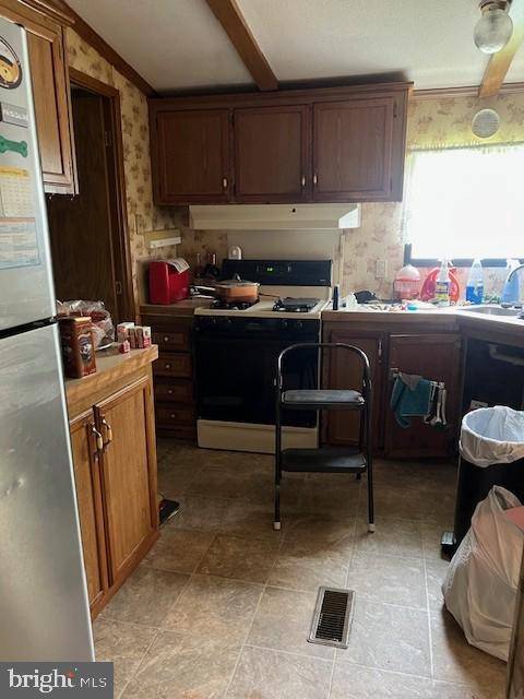 Etters, PA 17319,300 RIDGE RD #TRLR 109