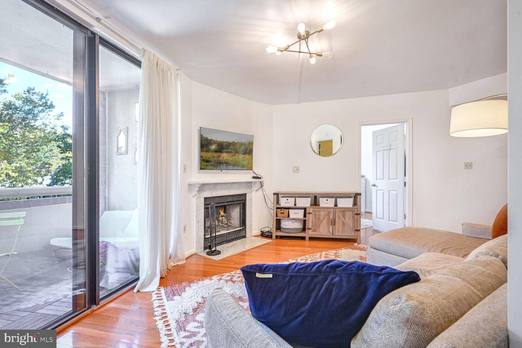 Washington, DC 20008,2725 CONNECTICUT AVE NW #308