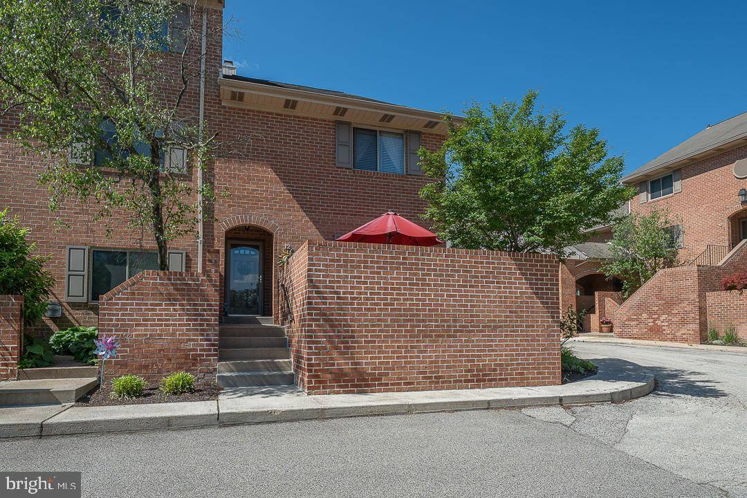 Ardmore, PA 19003,50 WOODSIDE RD #12
