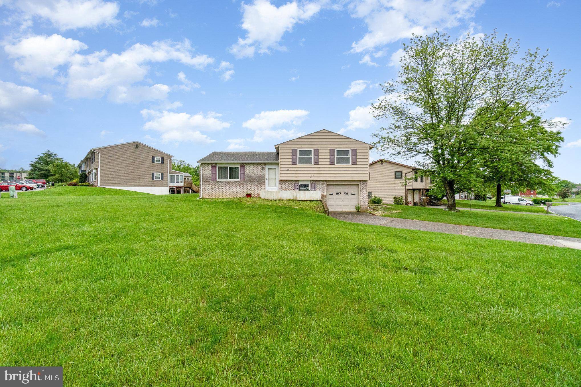 Carlisle, PA 17013,1698 DOUGLAS DR