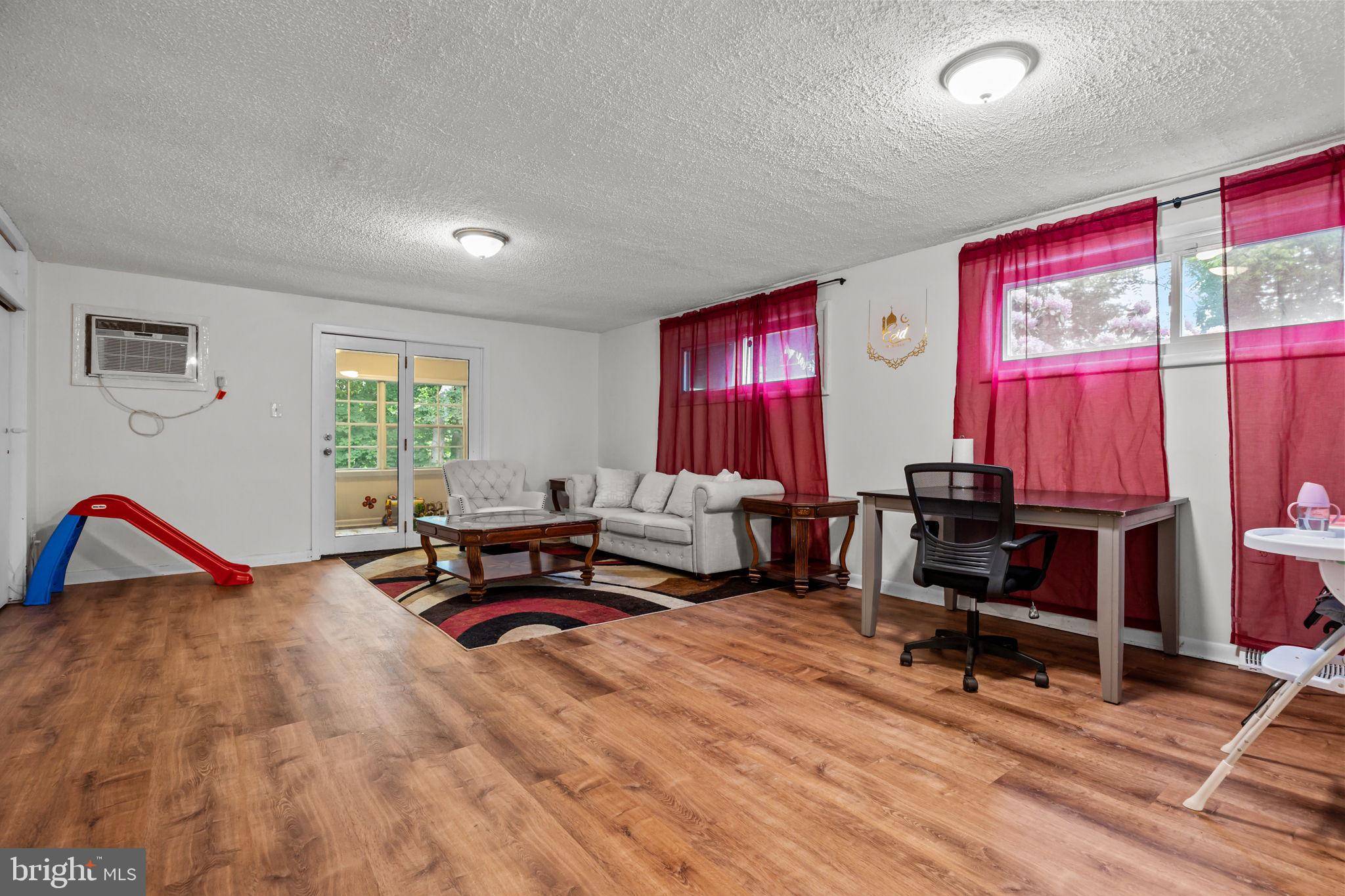 Folcroft, PA 19032,2020 VALLEY VIEW DR