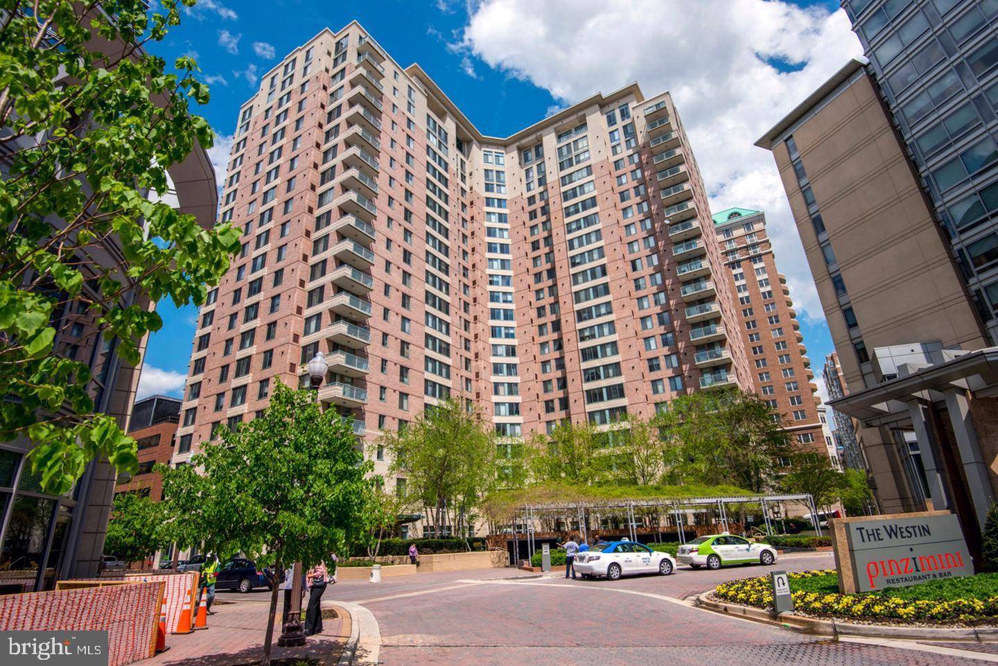 Arlington, VA 22203,851 N GLEBE RD #1405