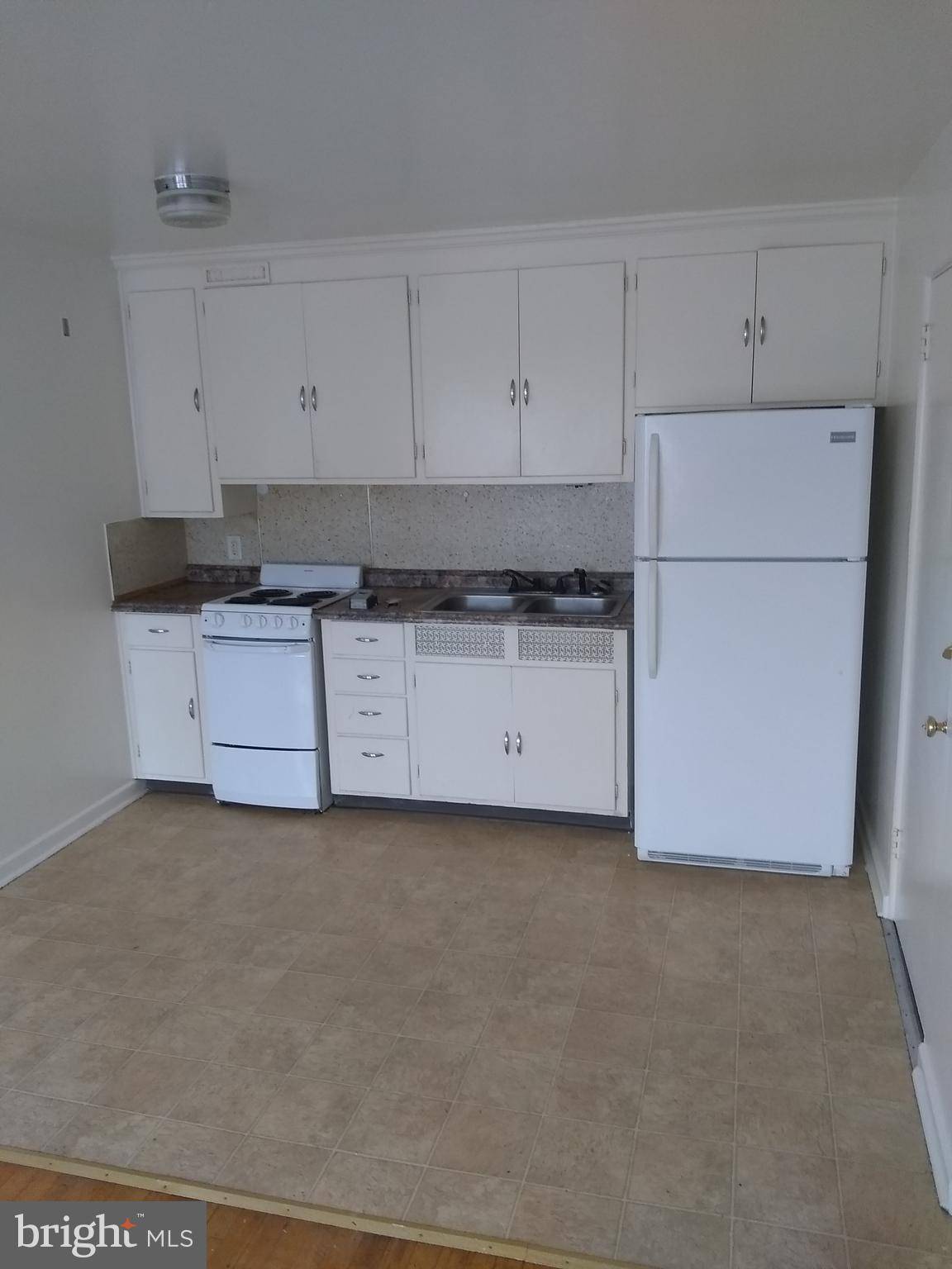 New Holland, PA 17557,106 W MAIN ST #14