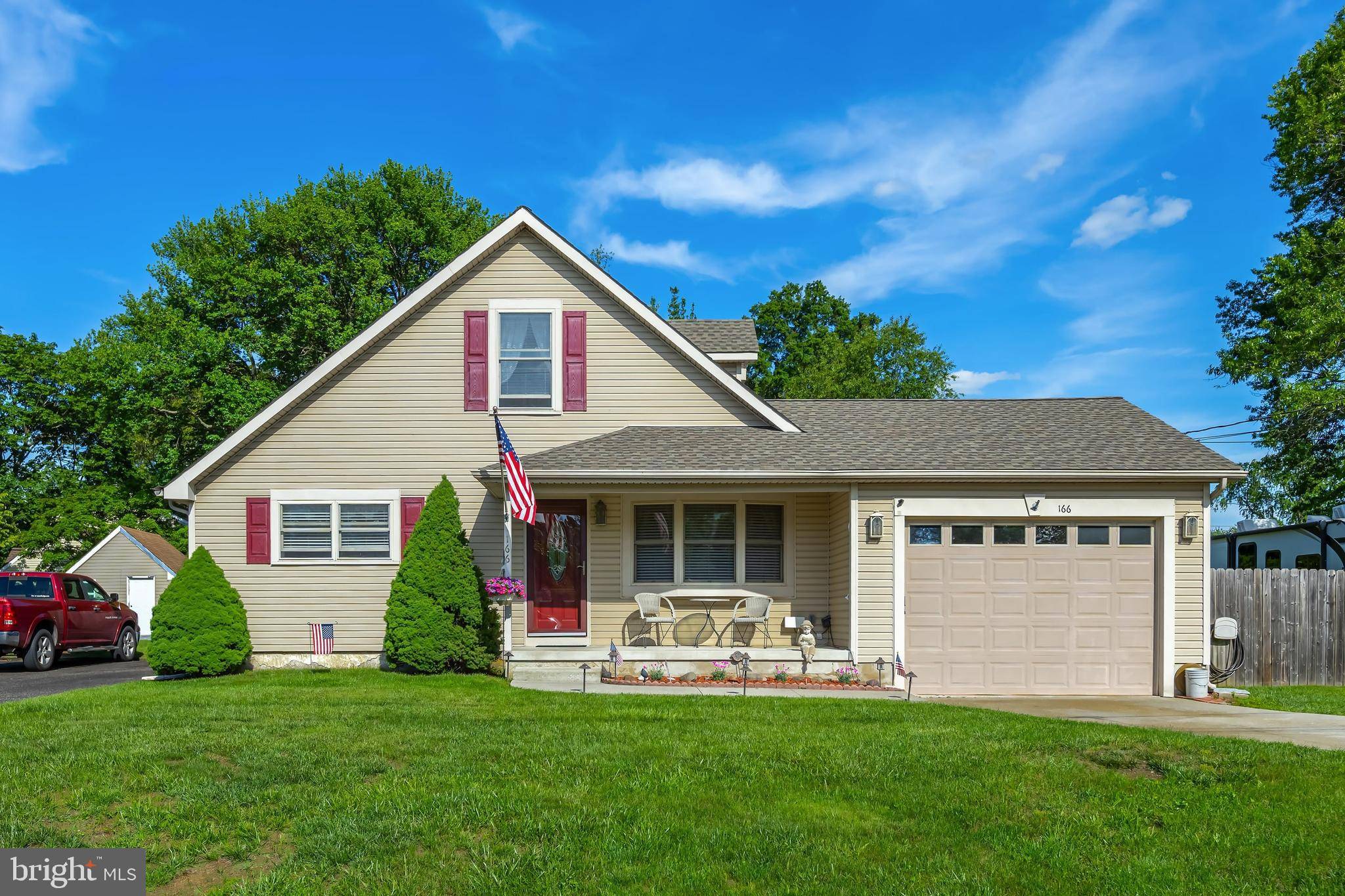 West Deptford, NJ 08086,166 QUEEN ST