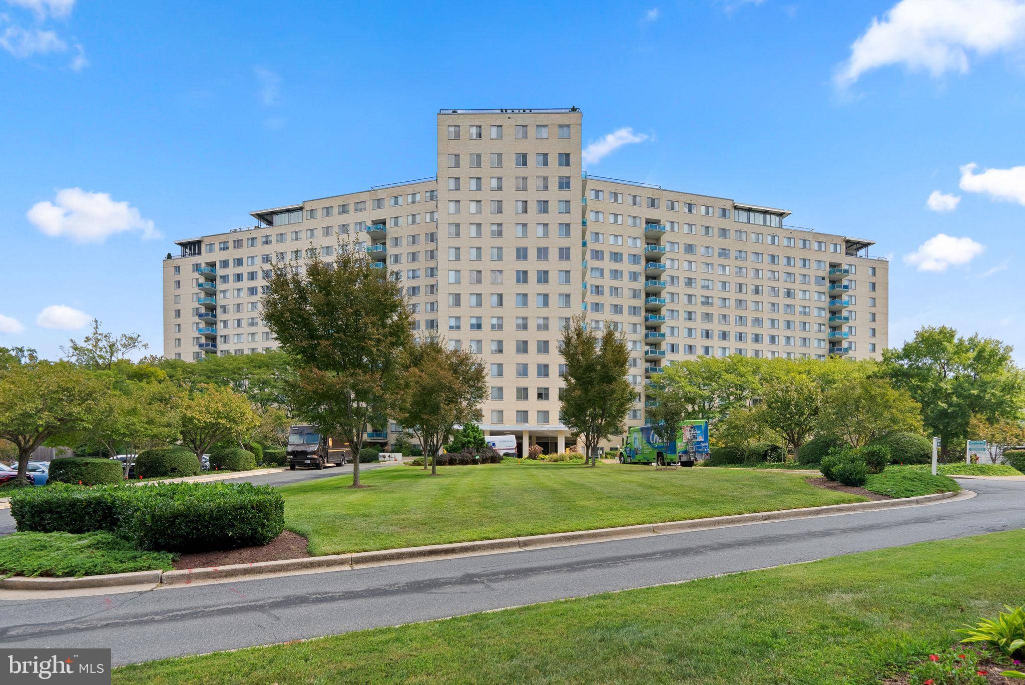 Rockville, MD 20852,10401 GROSVENOR PL #413