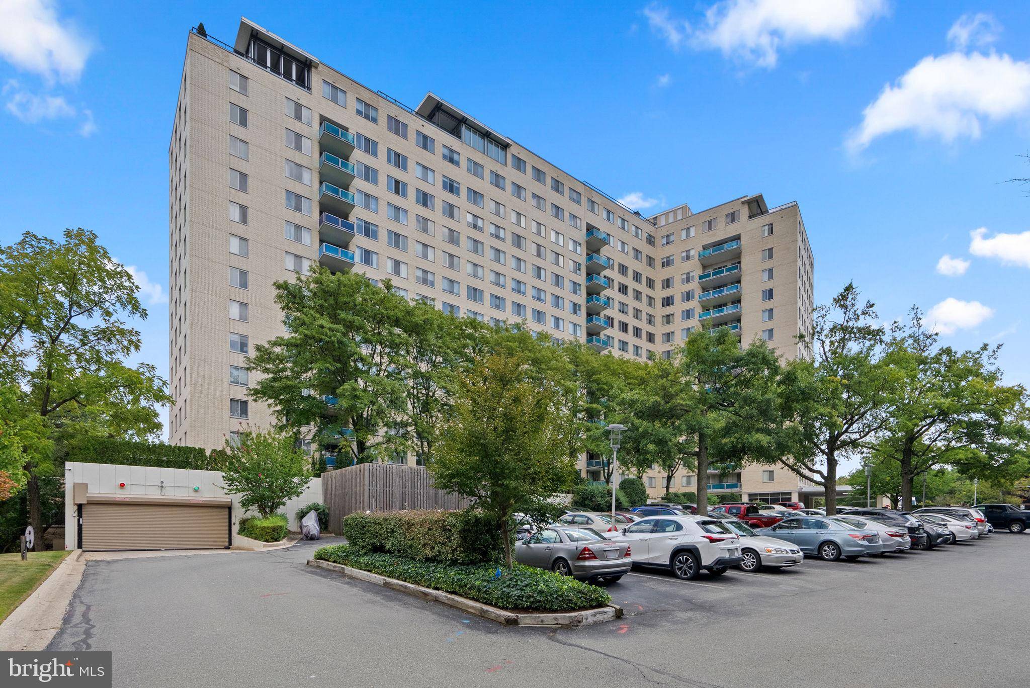 Rockville, MD 20852,10401 GROSVENOR PL #413