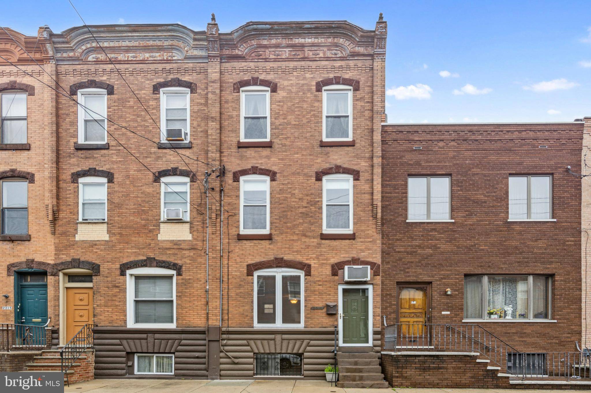 Philadelphia, PA 19145,2319 S 15TH ST