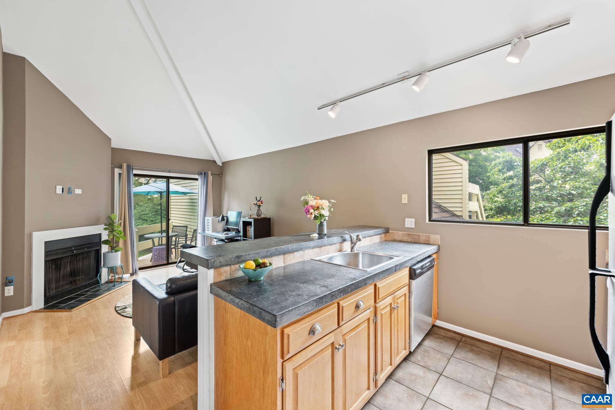 Charlottesville, VA 22901,1214 CHATHAM RDG